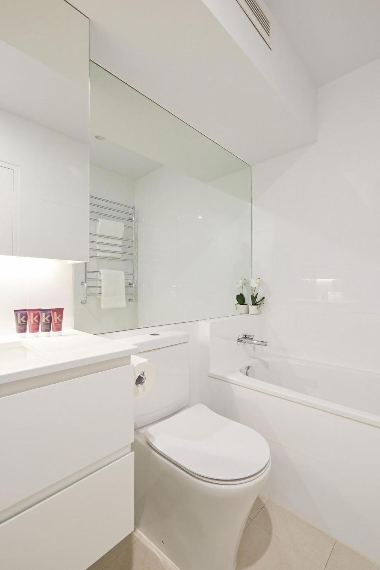 Modern Glamour I90 Sydney